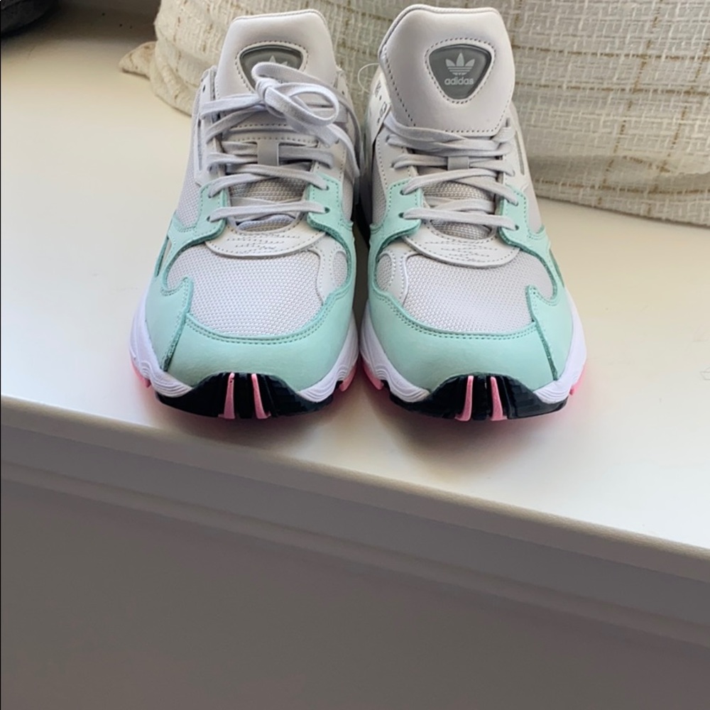 Adidas Falcon tennis shoes - Picture 8 of 8